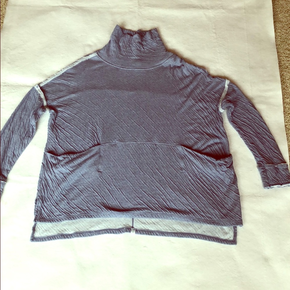 We The Free Take Flight Slouch Turtleneck Pullover size M